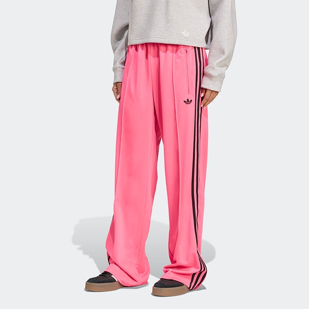 日本未発売カラーS⭐️新品 adidas トラックパンツ ライトブラウン×ピンク 日本未発売カラーS⭐️新品 adidas トラックパンツ ライト