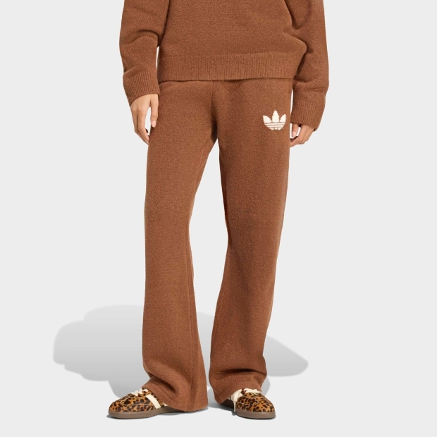 日本未発売カラーS⭐️新品 adidas トラックパンツ ライトブラウン×ピンク adidas アディダス スニーカー HANDBALL SPEZIAL W JR3082 BROWN