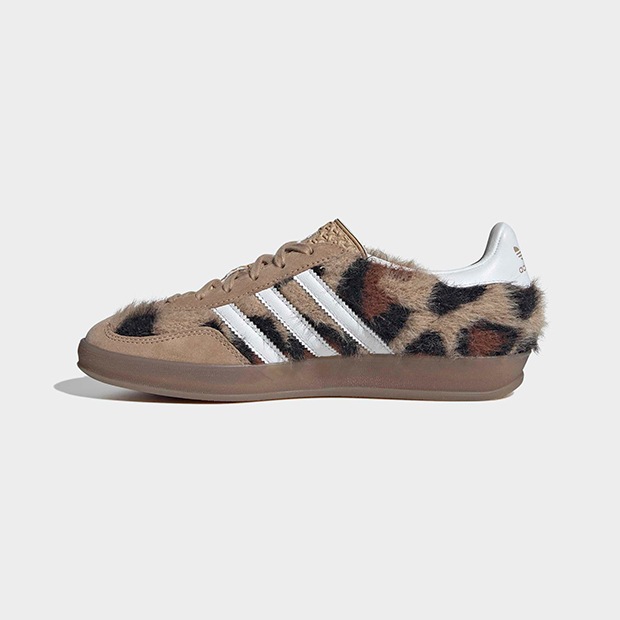 レディース ガゼル インドア MH FOR アトモス ピンク GAZELLE INDOOR MH FOR ATMOS PINK oog68　ウォームサンドストーン×クラウドホワイト　