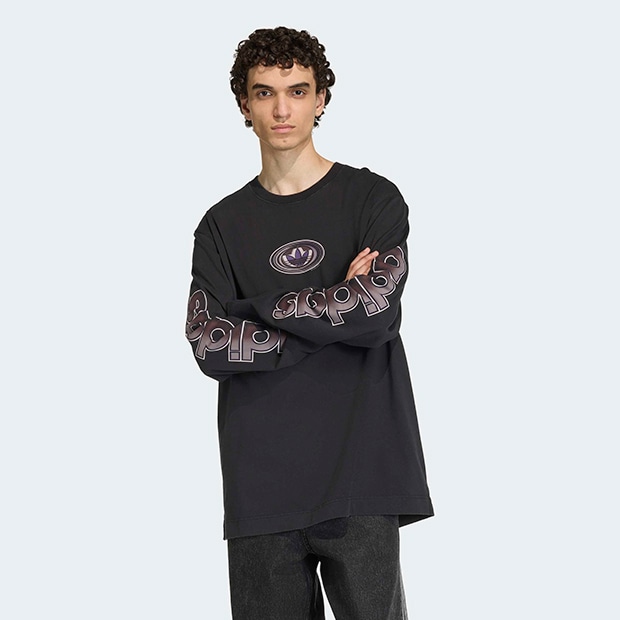 グラフィック 長袖 Tシャツ　ブラック　
