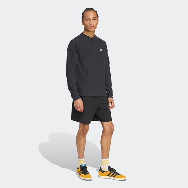 メンズ トレフォイル エッセンシャル 長袖Tシャツ ブラック ｜すべての