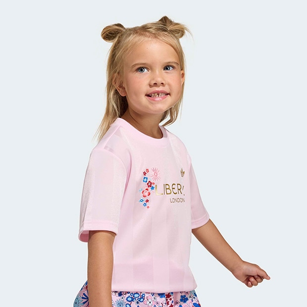 ジュニア キッズ ADIDAS × LIBERTY LONDON スカート 半袖ティー セット　クリアピンク　