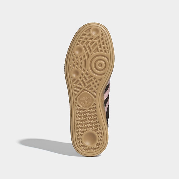 apipi新品未使用スタンニングルア ライトミドルフーディー レディース ハンドボール スペツィアル HANDBALL SPEZIAL opt78