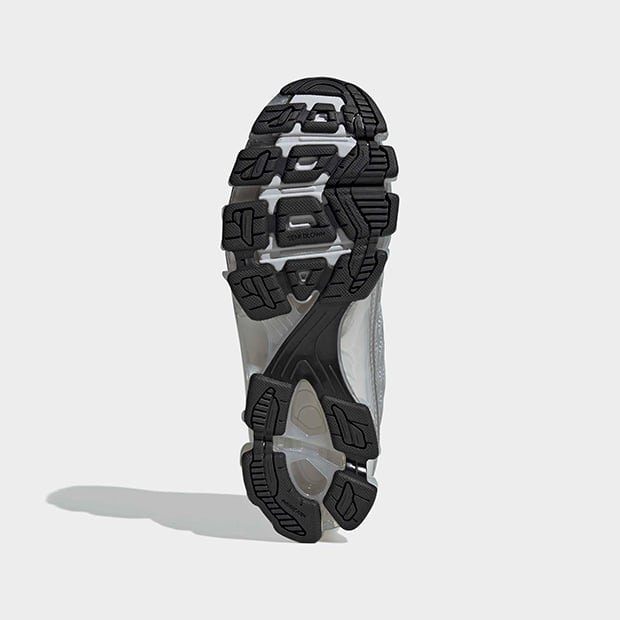 ユニセックス メガライド F50 MEGARIDE F50 onv26　シルバーメタリック×マットシルバー　