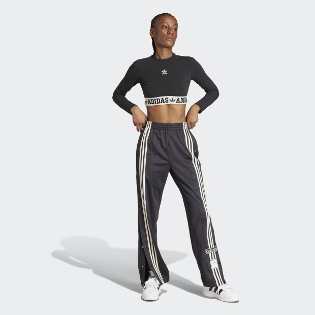 レディース ニュートラルコート グラフィック長袖Tシャツ ブラック