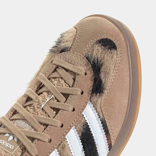 レディース ガゼル インドア MH FOR アトモス ピンク GAZELLE INDOOR MH FOR ATMOS PINK oog68　ウォームサンドストーン×クラウドホワイト　