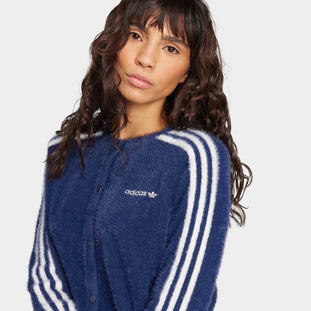 【adidas】Mサイズ フラッフィーニットカーディガン ナイトインディゴ adidas FLUFFY KNITTED CARDIGAN ナイトインディゴ（アディダス