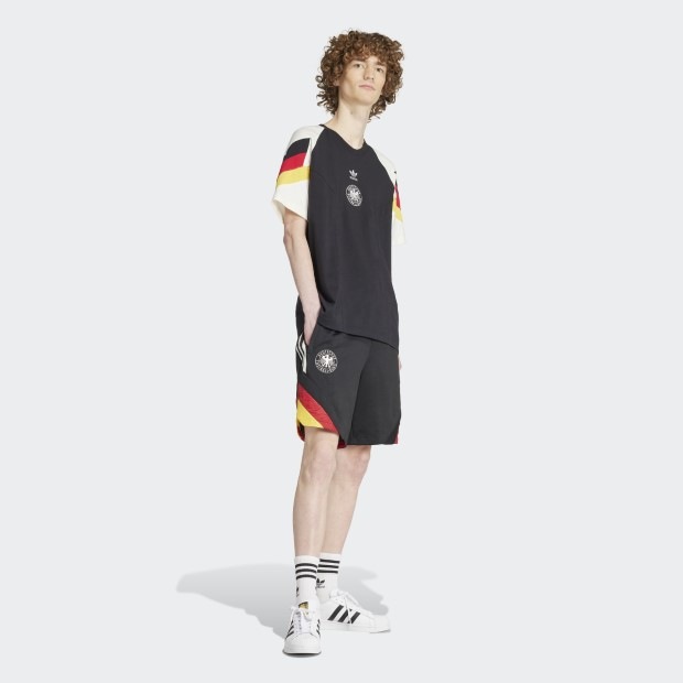 ドイツ オリジナルス 半袖Tシャツ ブラック ｜すべての商品｜meister