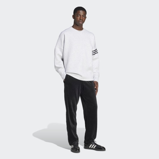 アディカラー NEUCLASSICS 長袖オーバーサイズ クルーネック ライト