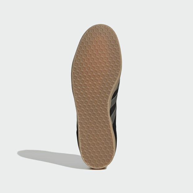 ガゼル lqe86 コアブラック×パントーン×フットウェアホワイト