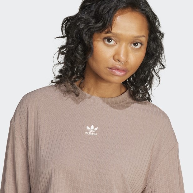 レディース エッセンシャルズ ワイドリブ長袖Tシャツ トレースブラウン