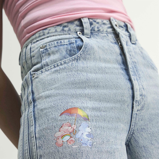 レディース アディダス ケアベア ハイライズ ワイドレッグ デニム パンツ クリアスカイ