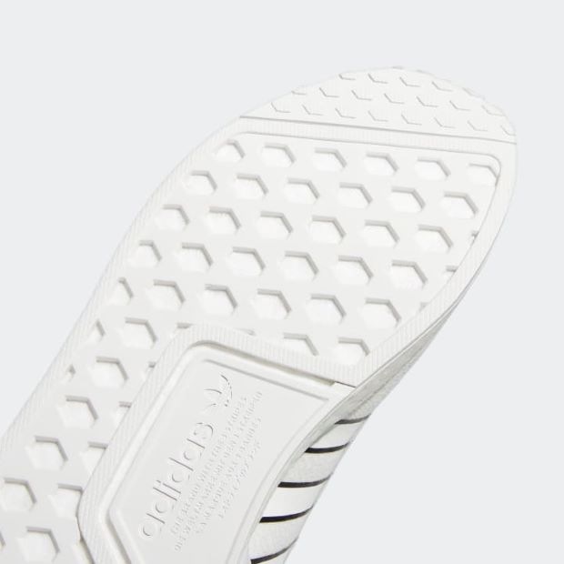 NMD_R1 V2   lkr79　クラウドホワイト×コアブラック×クラウドホワイト　