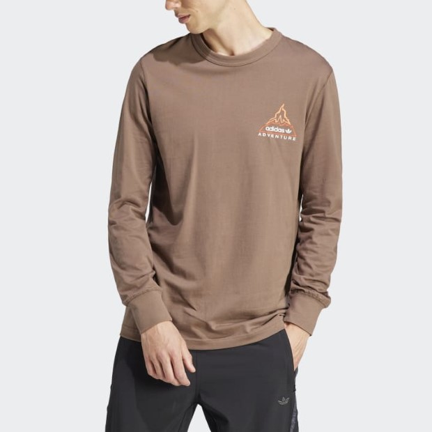 アディダス アドベンチャー グラフィック 長袖Tシャツ　アースストレータ　