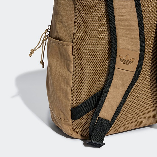 アディカラー バックパック カードボード