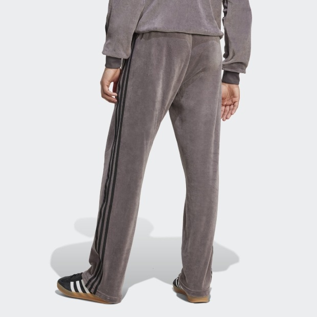 アディダスオリジナルス ベロアトラックパンツ グレー M 新品未使用タグ付き 中古・古着通販】adidas Originals (アディダスオリジナル