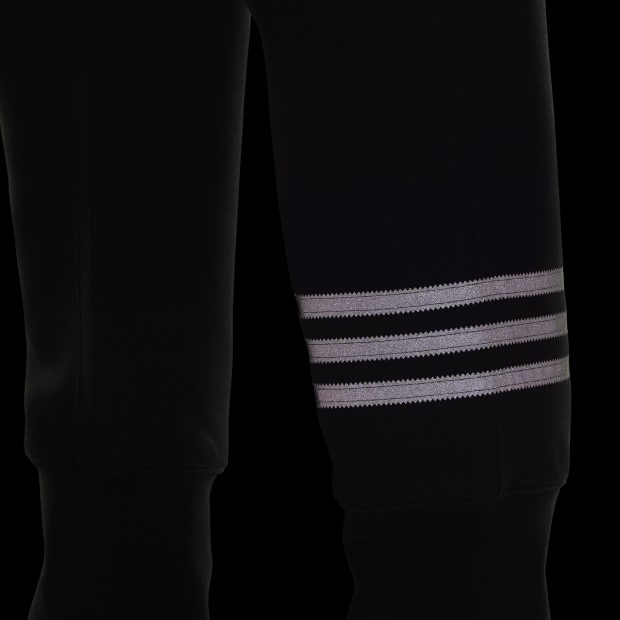 ストリート NEUCLASSICS カフスウェットパンツ ブラック