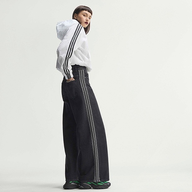 レディース ハイライズ ワイドレッグ デニム パンツ　トゥルーブラックデニム　