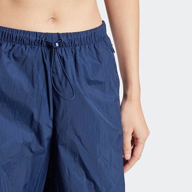 レディース スリーストライプス ウーブン パラシュートパンツ