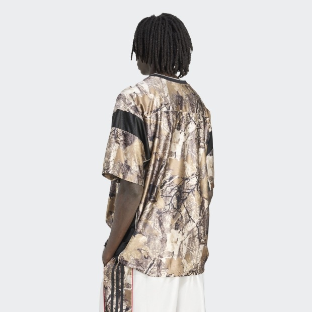 ADIDAS ORIGINALS カモフラージュ柄 サッカー ジャージー マルチカラー