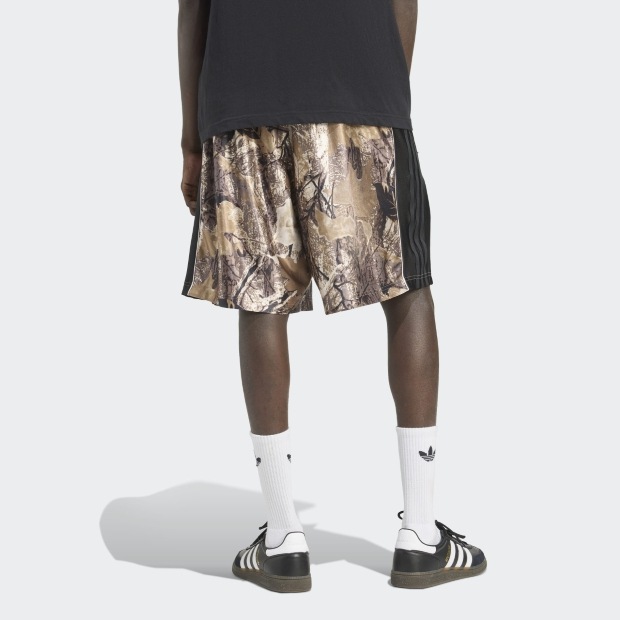 まだまだ暑いけど秋色なシュシュ✨カモフラ atmos pink Camouflage Painter Half Pants? CAMOUFLAGE（アトモス