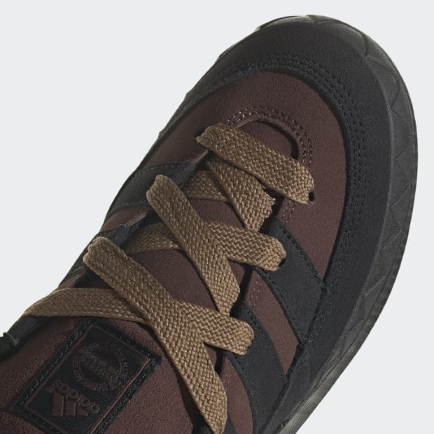 アディマティック  ADIMATIC   mbu97　パントーン×コアブラック×ガム