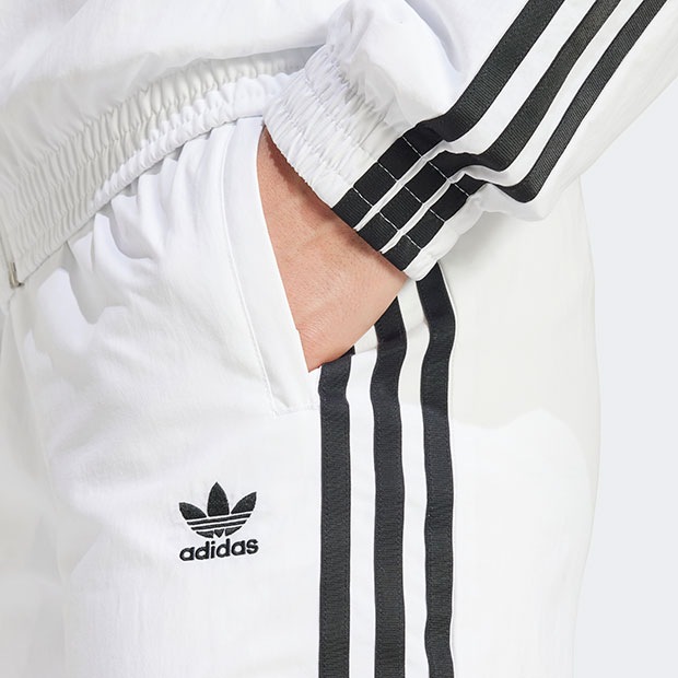 レディース アディダス オリジナルス ウーブントラックパンツ ホワイト