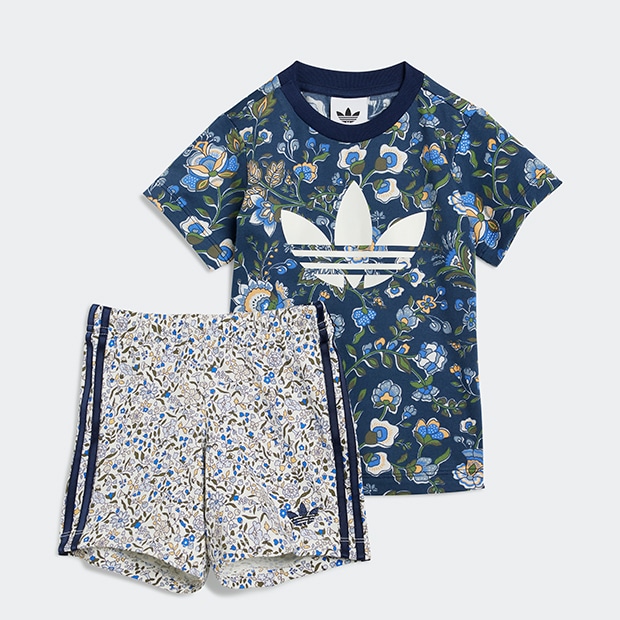 ジュニア ベビー ADIDAS ORIGINALS × LIBERTY LONDON 半袖Tシャツ セットアップ ナイトインディゴ×マルチカラー