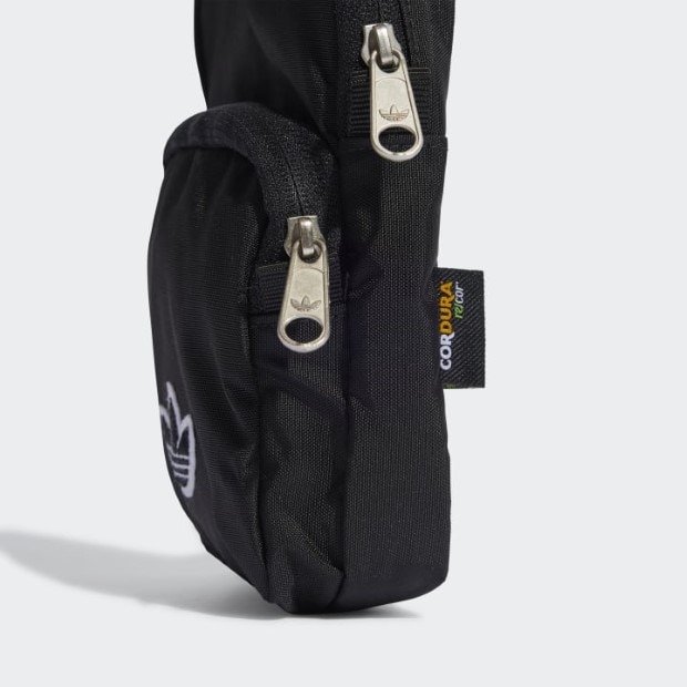 adidas リニア エッセンシャルズ フェスティバル バッグ 送関込 プレミアム エッセンシャルズ フェスティバルバッグ ブラック