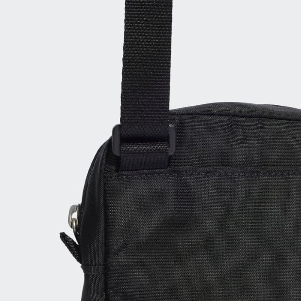 【adidas】プレミアム エッセンシャルズ フェスティバルバッグ プレミアム エッセンシャルズ フェスティバルバッグ ブラック