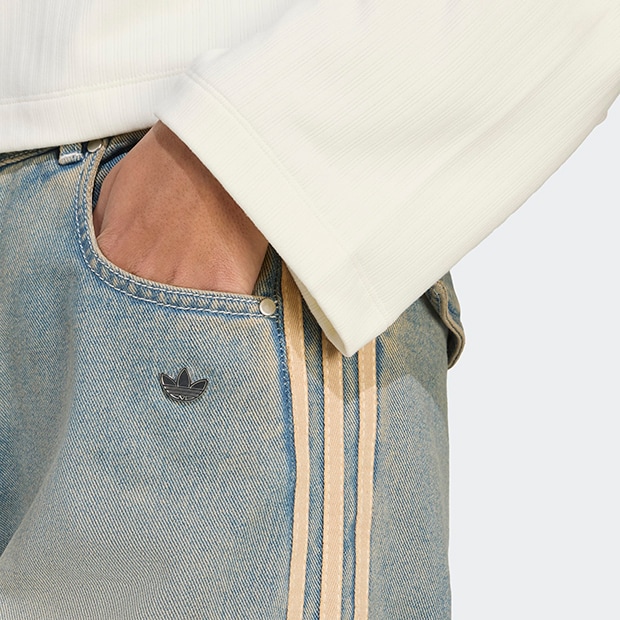 新品25⭐️adidas プレミアムエッセンシャルズ デニムパンツ インディゴ adidas Originals - 希少24⭐️adidasプレミアムエッセンシャル