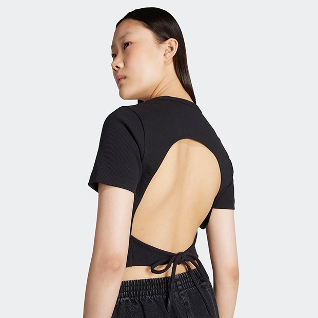 【adidas】ORIGINALS キャンパス 2000 バックカット Tシャツ レディース ADIDAS ORIGINALS キャンパス 2000 バックカット