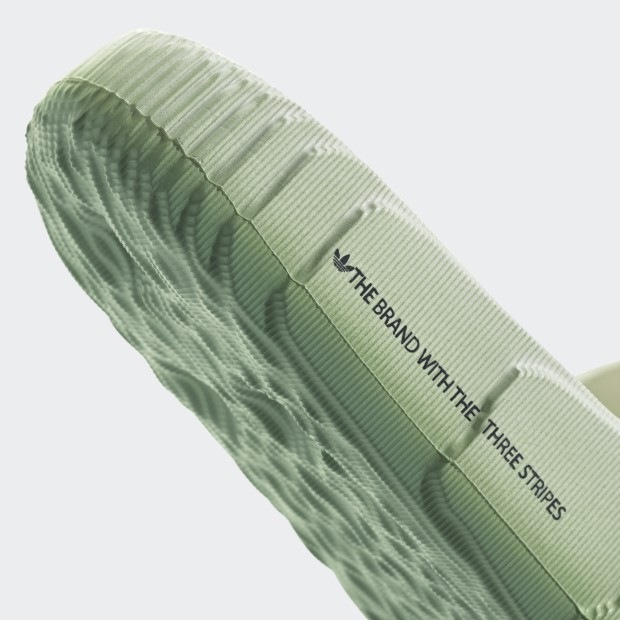 アディレッタ 22 サンダル ADILETTE 22 SLIDES njr03　アイボリー×プリラブドグリーン　