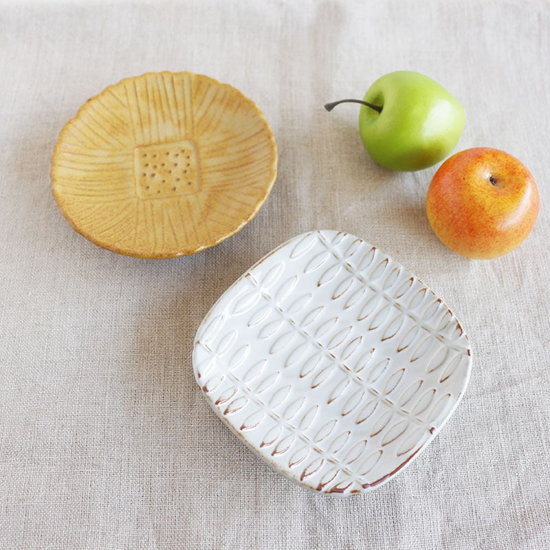 草花のレリーフが素敵な小皿 フロル 全2色4柄 | 食べる,皿