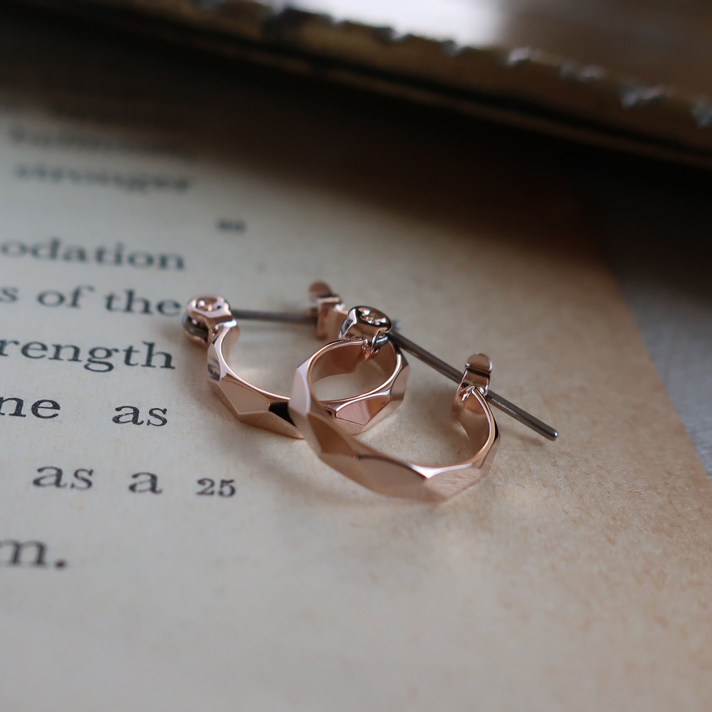 日本製 Beautiful diamond cut mini hoop earrings | イヤリング