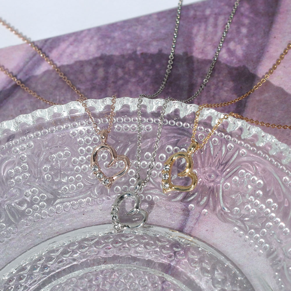 日本製 金属アレルギー 小さ目 オープンハート ネックレス