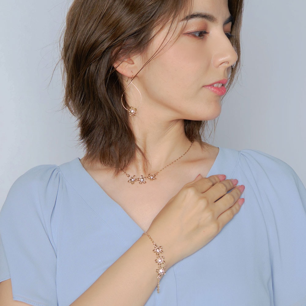 750 K18WG フラワー　ブレスレット ブレスレット K18 フラワー 花 モチーフ バー ストーン シンプル