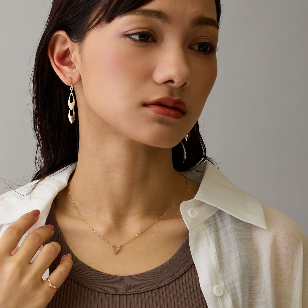 繊細な輝き 立体 V字 ネックレス | ネックレス | 日本製