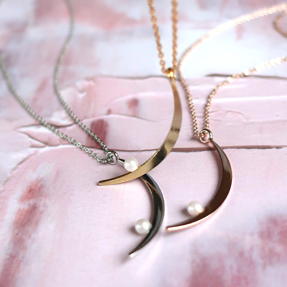 ネックレス 三日月 月 モチーフ crescent moon パール ストーン華奢 18kgp ゴールド ピンクゴールド シルバー レディース ペンダント プレゼント ギフト