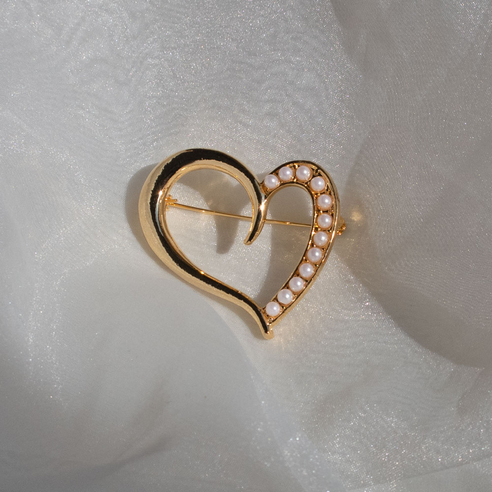 日本製アシンメトリーハートドットパールブローチ | ショールピン