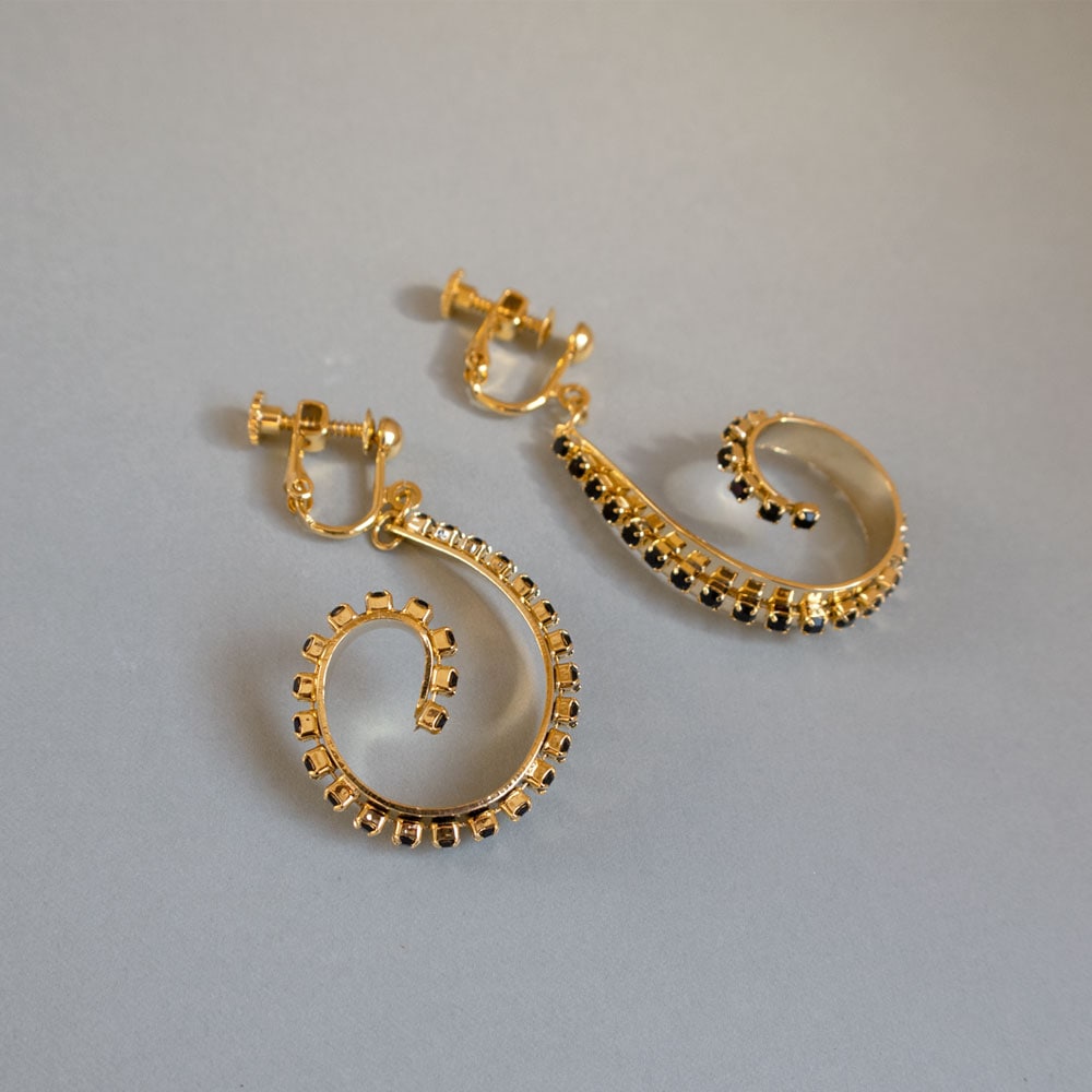 ユニークモチーフ ブラック ゴールド イヤリング ピアス 日本製