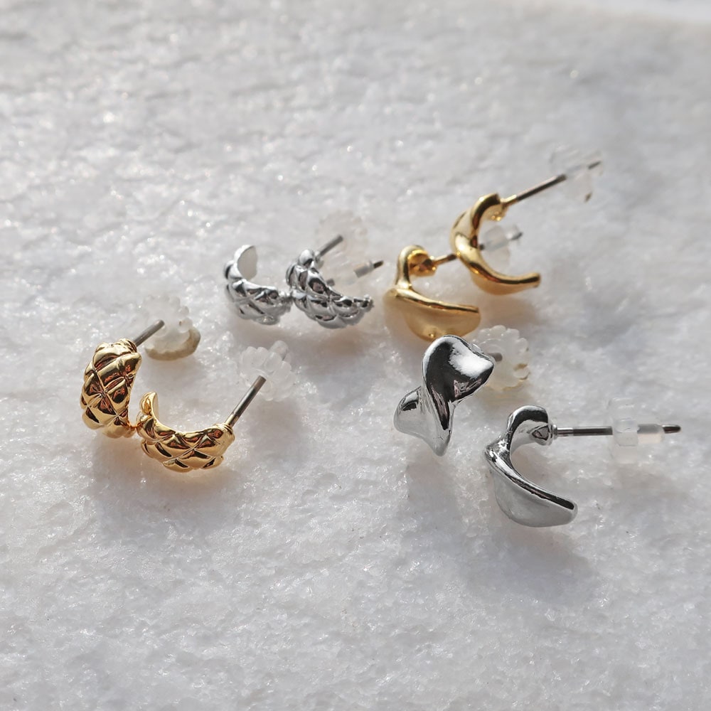 日本製 キルティング ツイスト ピアス レディース 金属アレルギー対応