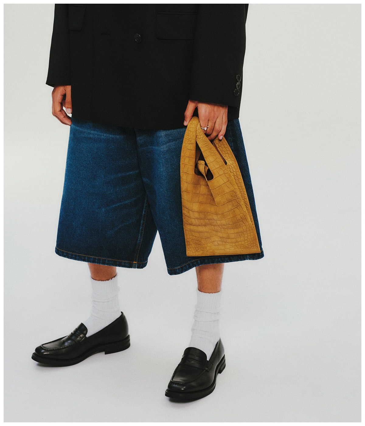 Leather C-Store Bag【BEIGE EMBOSSED SUEDE】