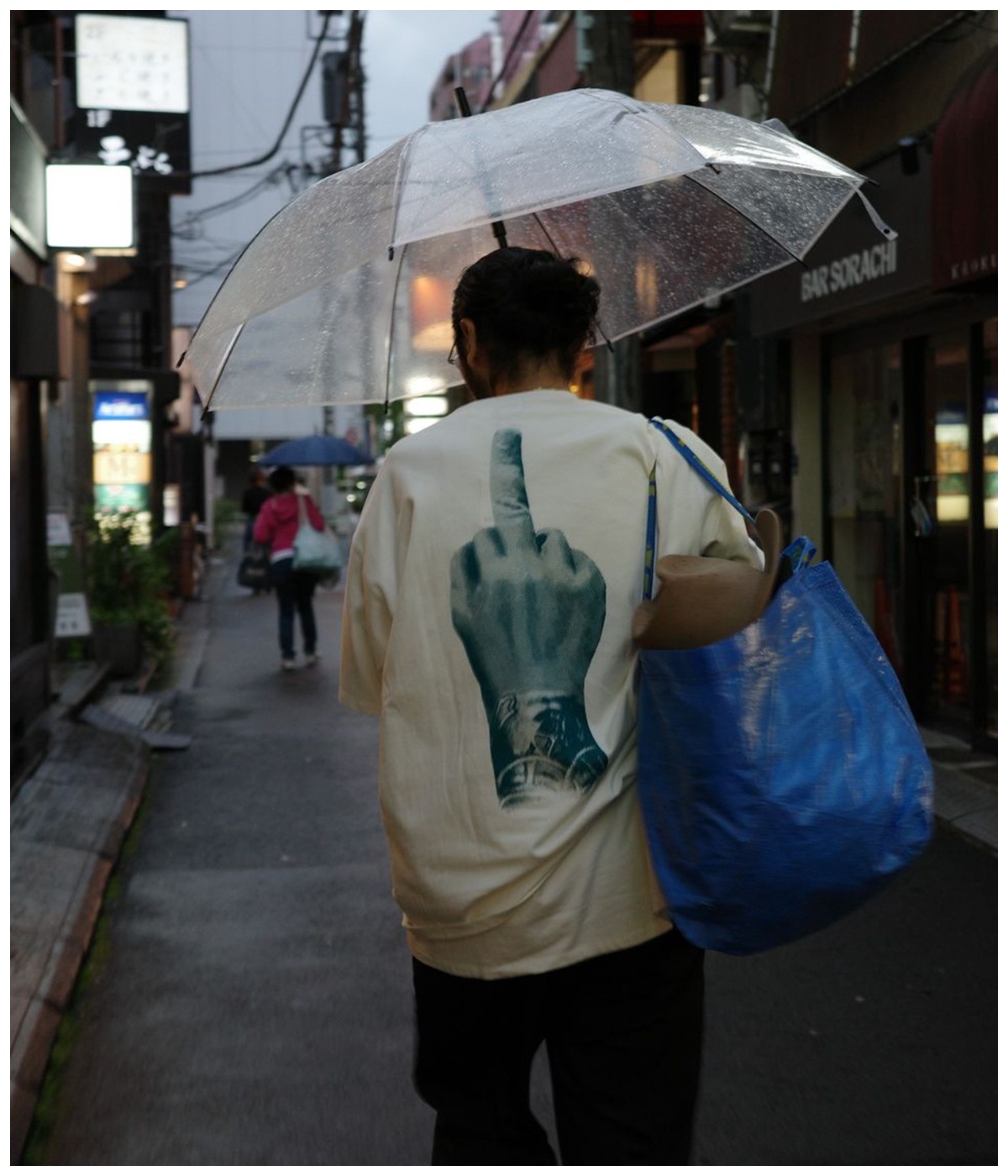 QUE MIRAS BOBO tee【WHITE】