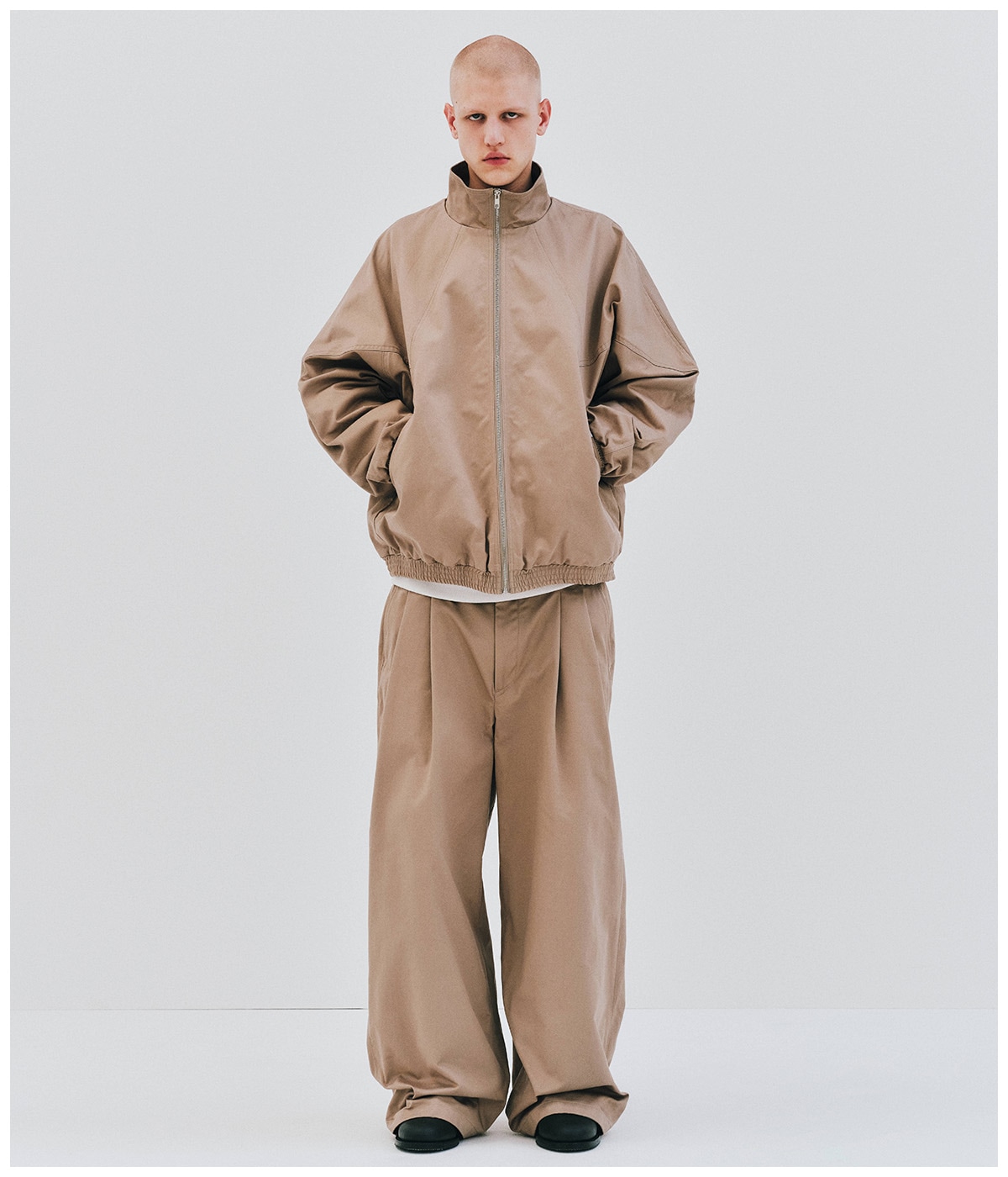 Cotton Twil 2 Tuck Trousers【BEIGE】