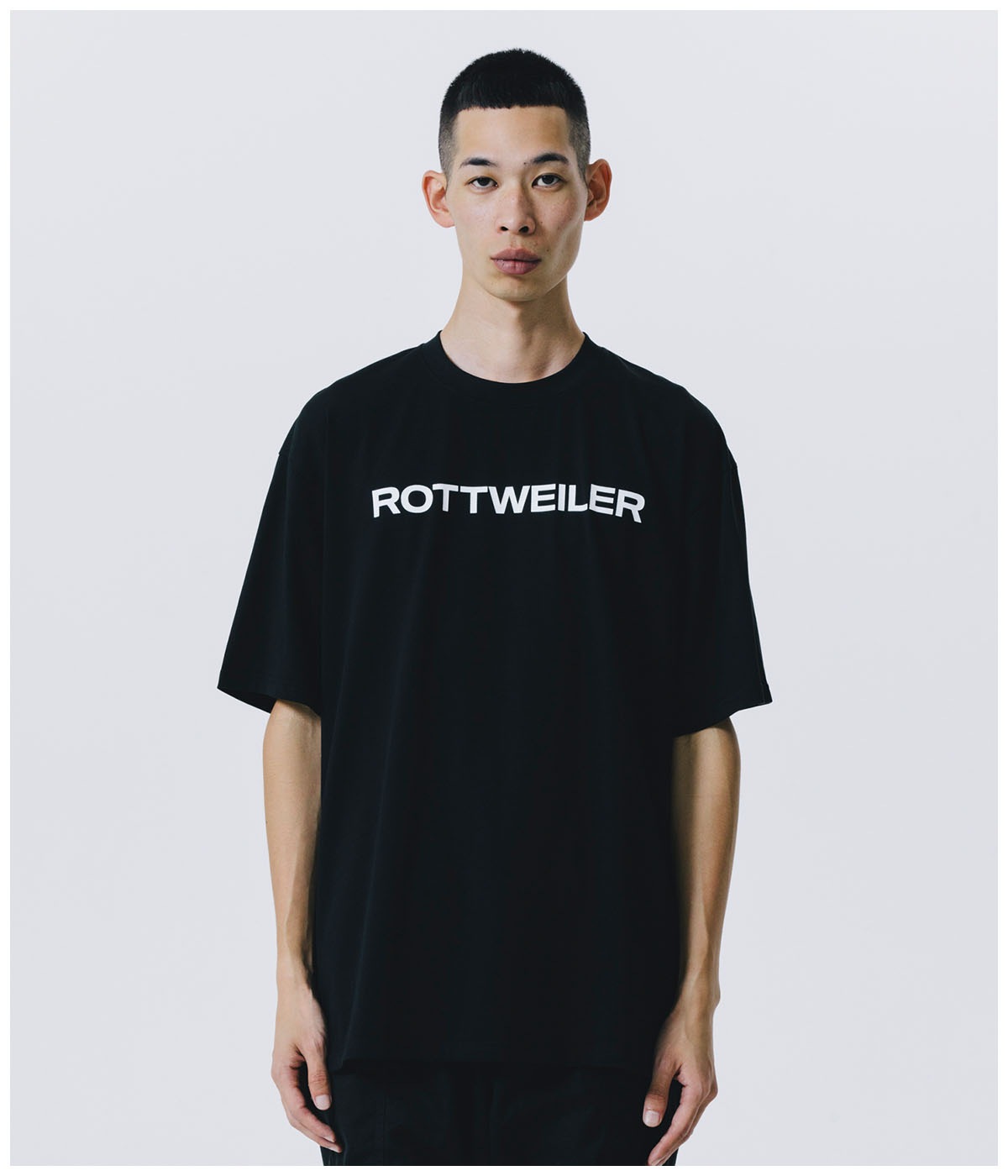 R9 LOGO TEE【BLACK】