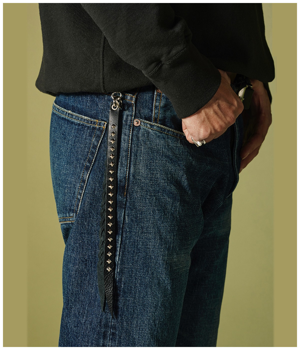CALEE - STUDS & KNITTING LEATHER LONG KEY RING (BLACK