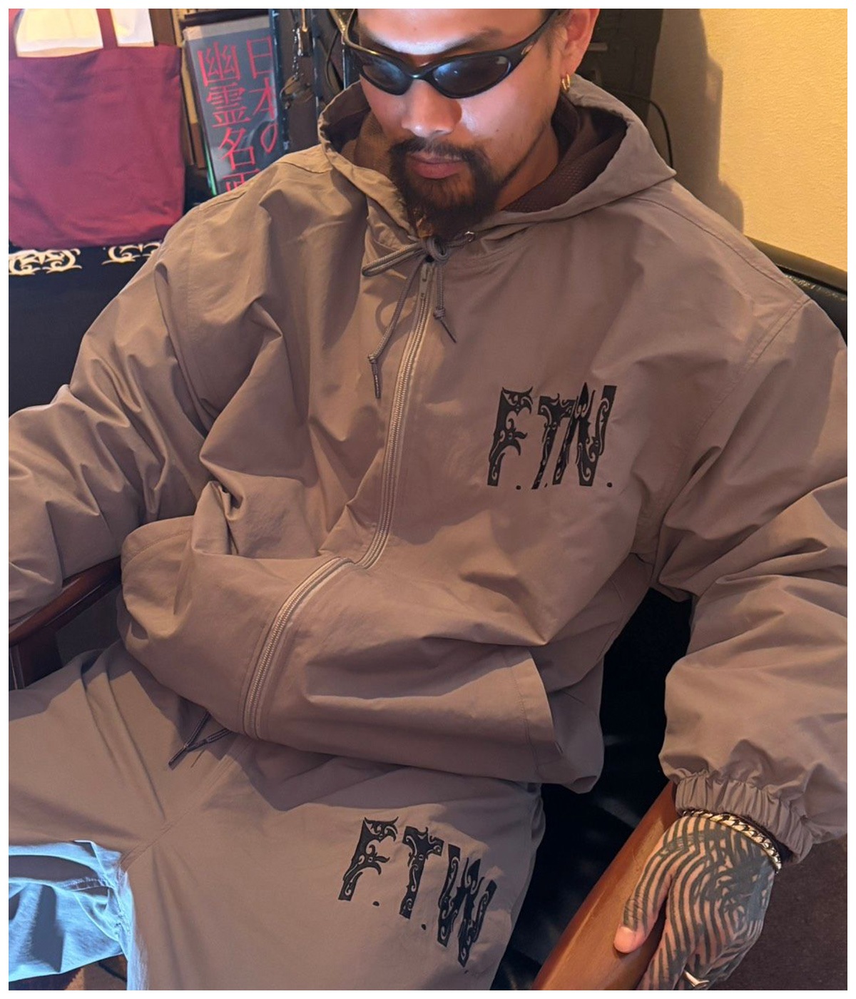 BORNEO F.T.W. NYLON WINDBREAKER【GRAY】