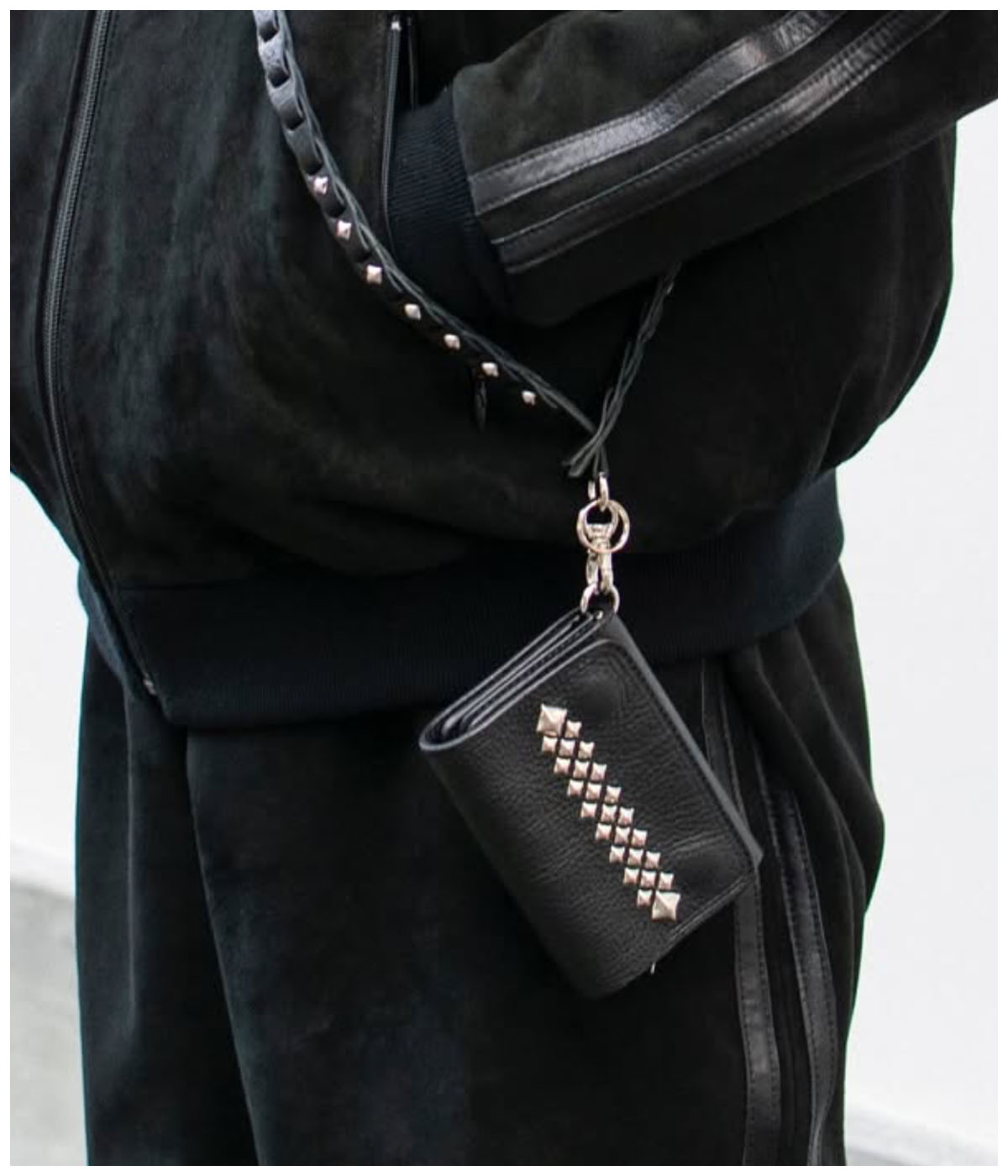 STUDS LEATHER FLAP HALF WALLET【BLACK】
