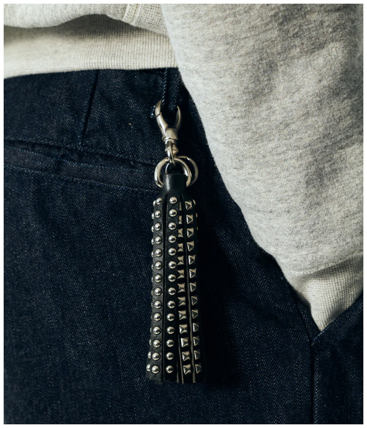 STUDS LEATHER TASSEL KEY RING【BLACK】